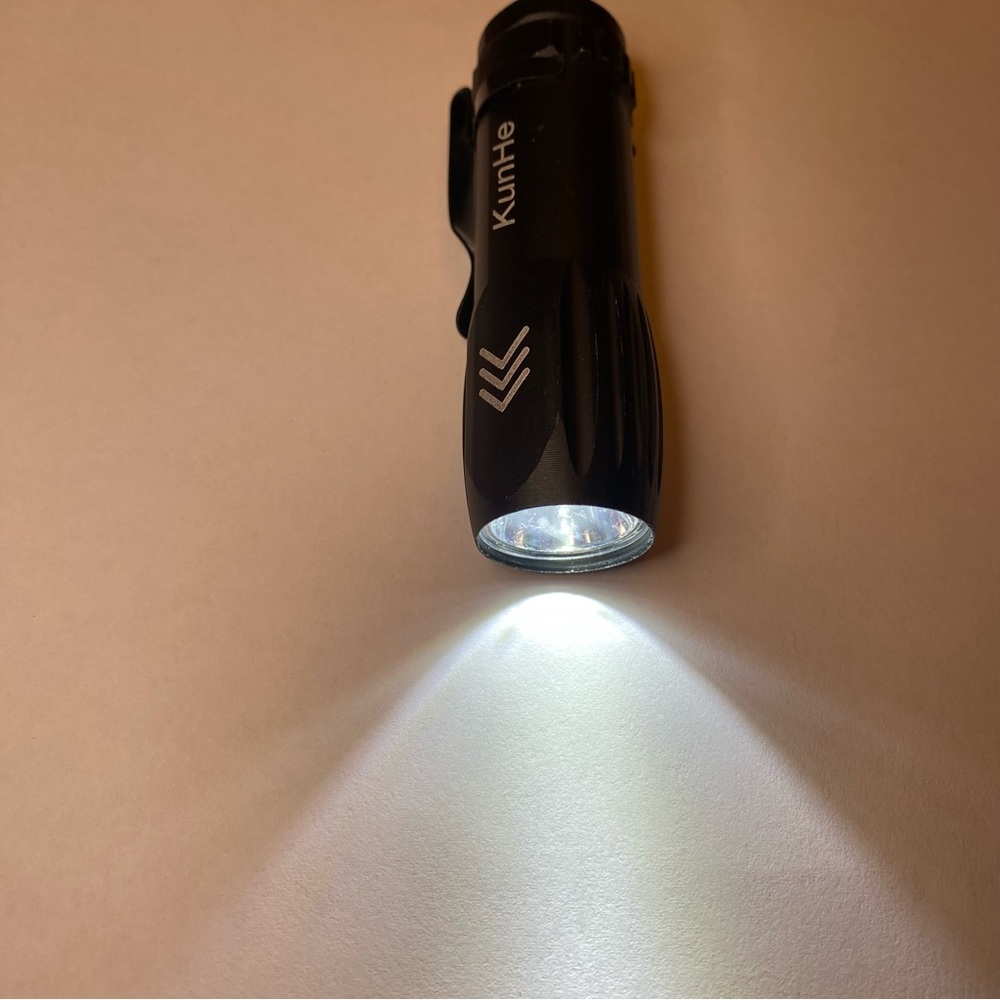 KunHe Rechargeable Pocket Flashlight